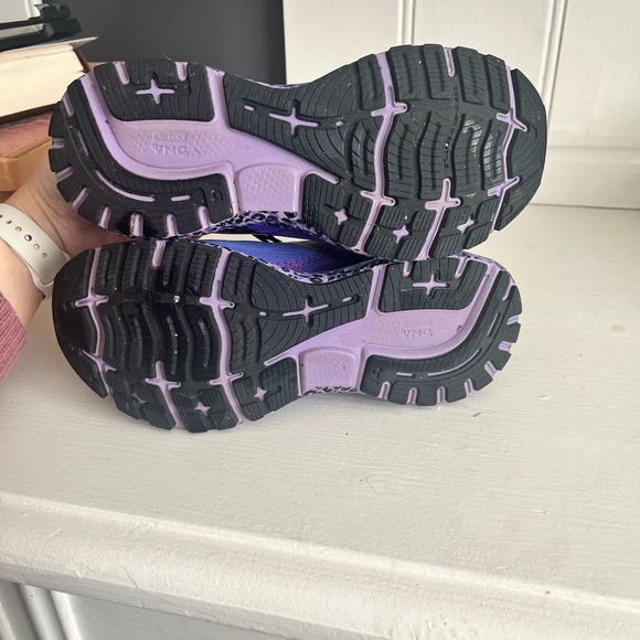 Women’s brooks ghost running shoes purple cheetah 7 - Picture 6 of 8